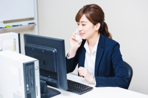 事務PC女性.jpg